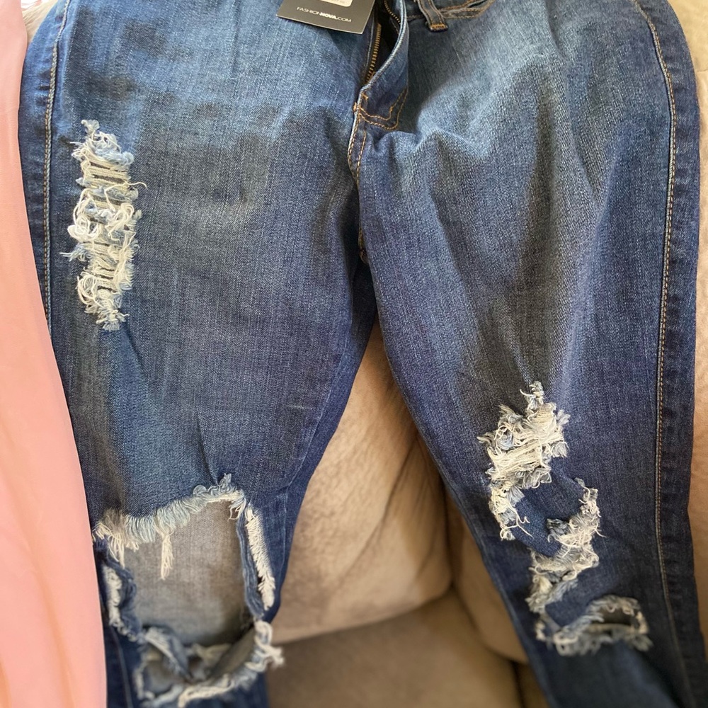 Destroyed jeans